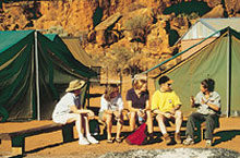 Camping à Kings Canyon, Territoire du Nord, Australie Camping à Kings Canyon, Territoire du Nord, Australie