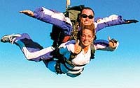 Saut en parachute, Cairns, Queensland, Australie Saut en parachute, Cairns, Queensland, Australie