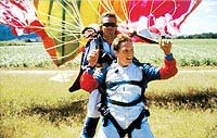 Saut en parachute, Cairns, Queensland, Australie Saut en parachute, Cairns, Queensland, Australie